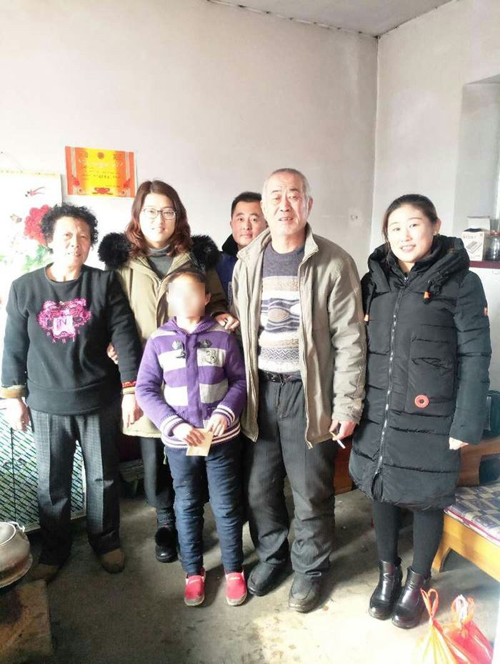 妤心已經(jīng)上學(xué),且恢復(fù)狀況良好。 妤心已經(jīng)上學(xué),且恢復(fù)狀況良好。